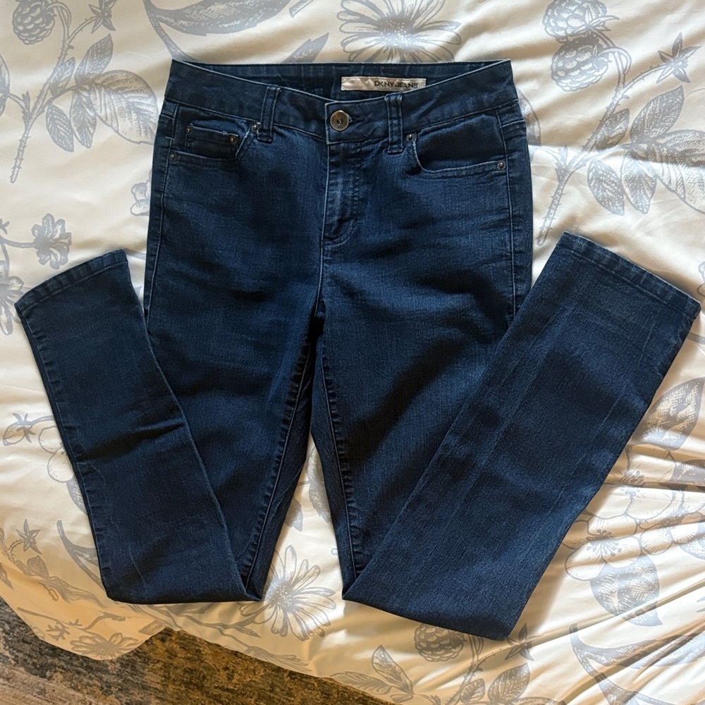 DKNY Jeans Size 6